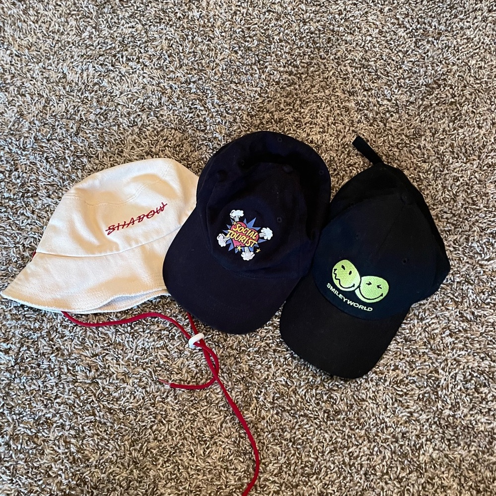 Caps, bucket hat